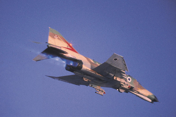 f-4_5.jpg