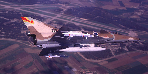 http://www.israeli-weapons.com/weapons/aircraft/kfir/kfir2.jpg